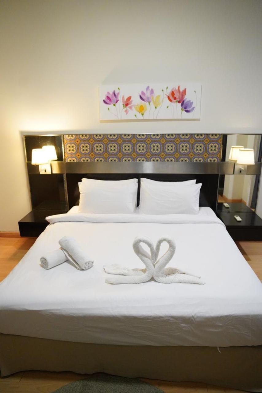 The Luxe 2 Bedrooms Apartemen